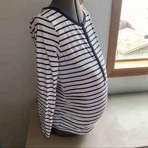 Gap maternity long sleeve T-shirt